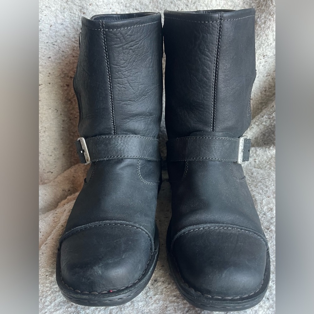UGG MENS ROCKVILLE BOOTS SIZE 10.5